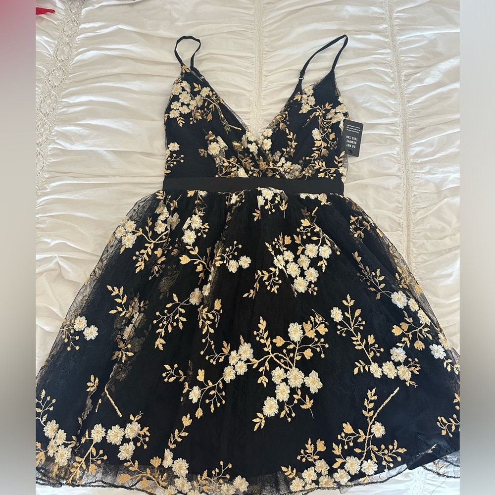 Mini black and gold floral dress #partydress